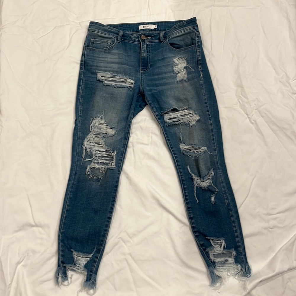 Cello distressed skinny jeans . Size 7